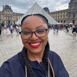 Meet your Posher, Kendra